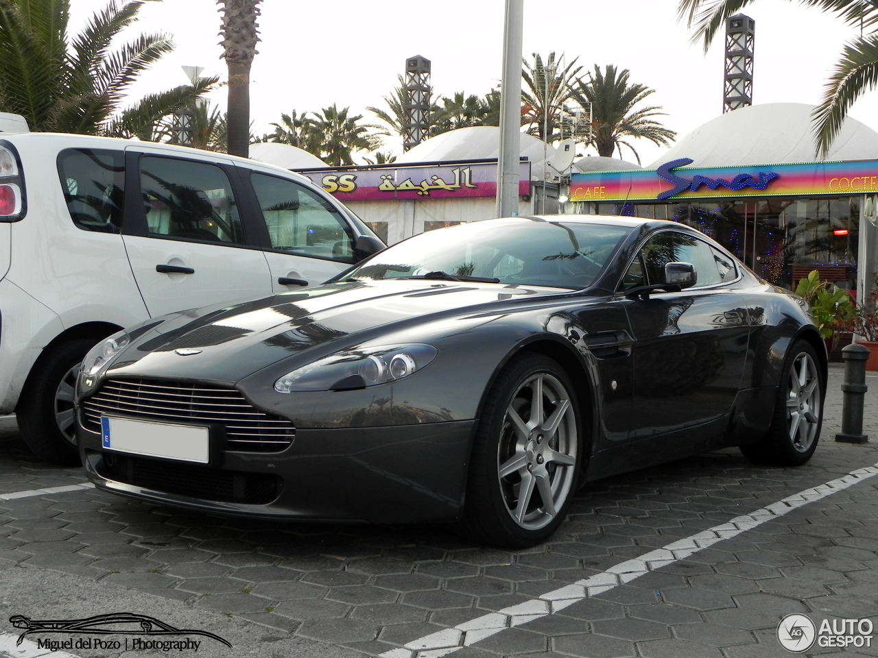 Aston Martin V8 Vantage