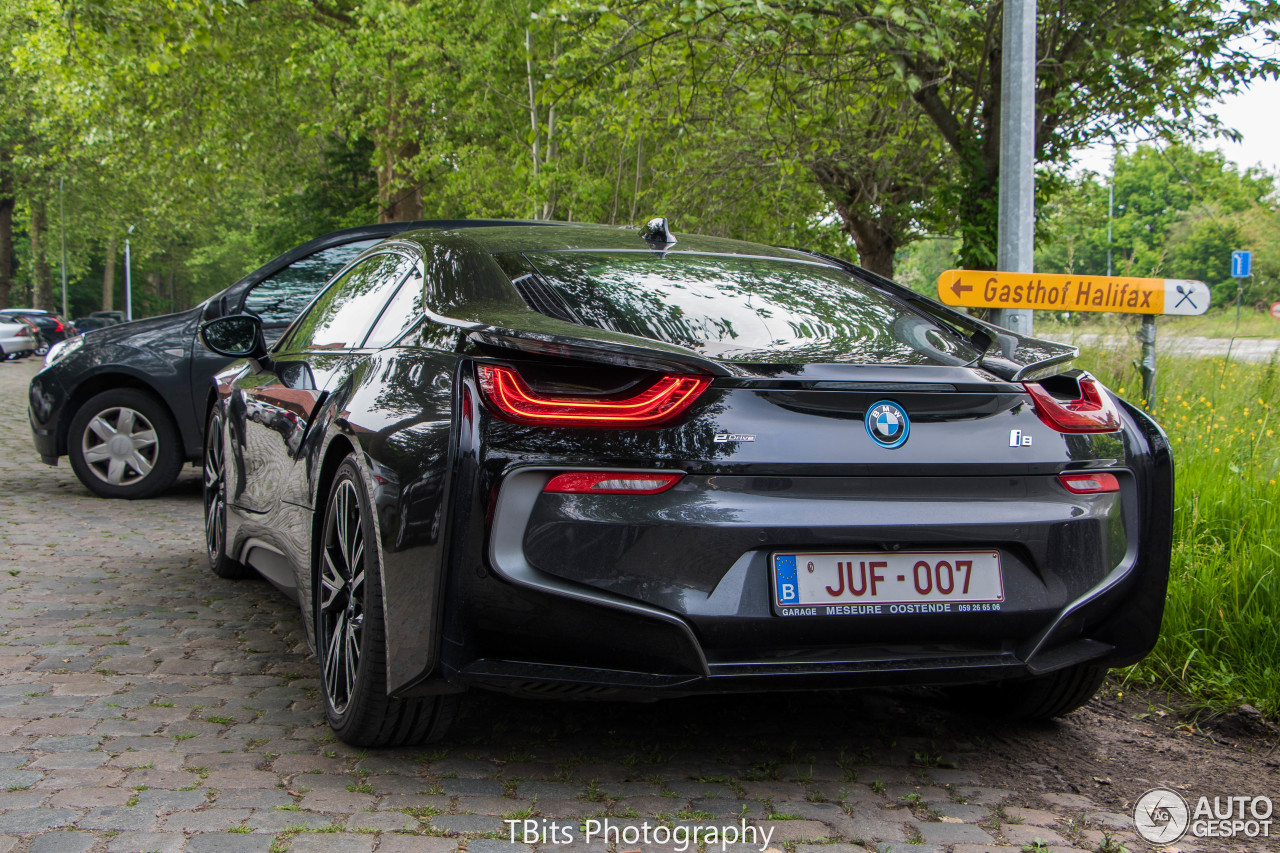 BMW i8