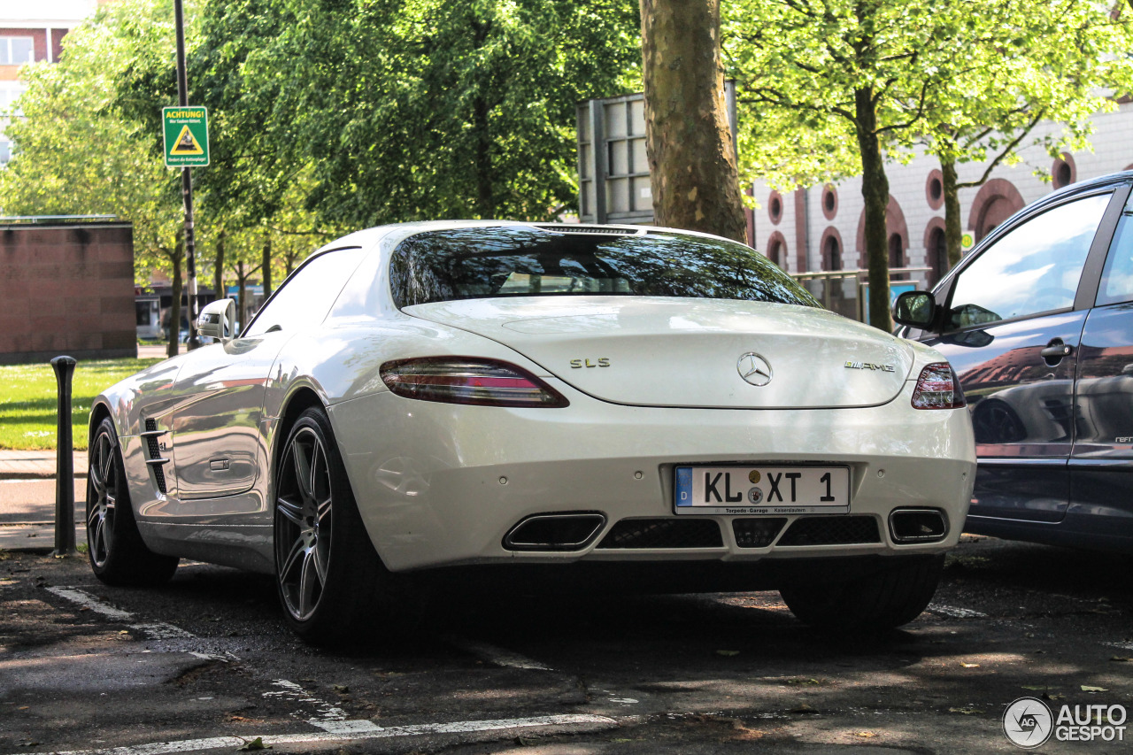 Mercedes-Benz SLS AMG