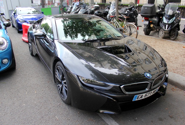 BMW i8