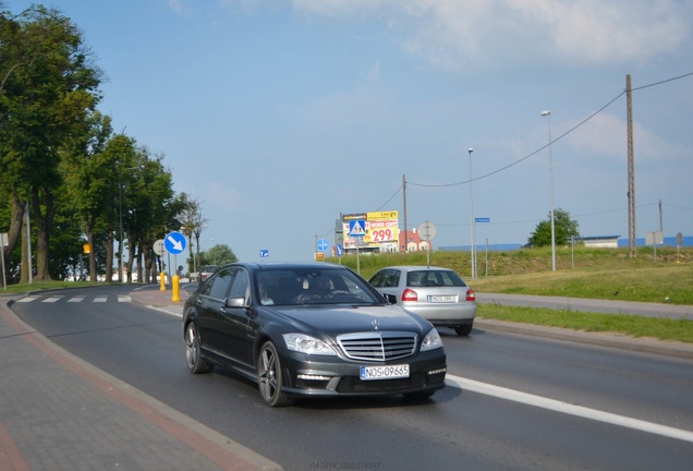 Mercedes-Benz S 65 AMG V221 2010