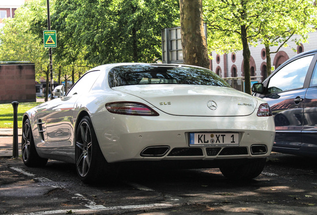 Mercedes-Benz SLS AMG