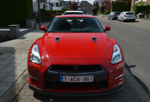 Nissan GT-R 2015