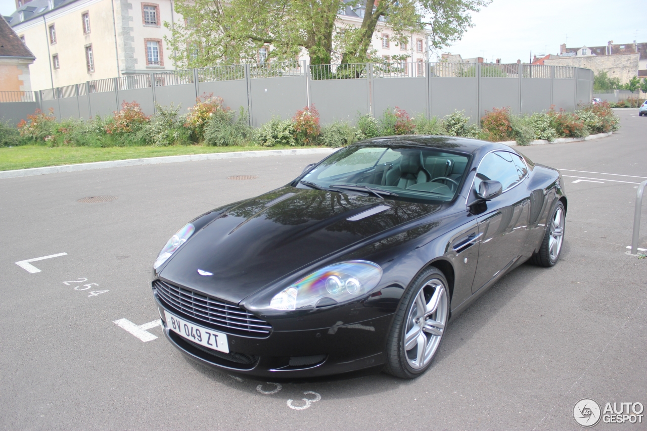 Aston Martin DB9