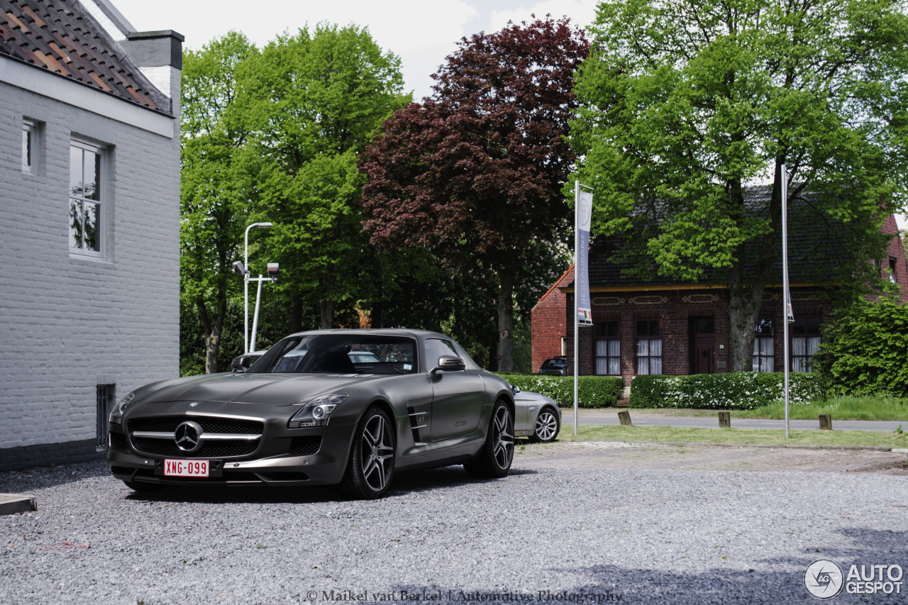 Mercedes-Benz SLS AMG