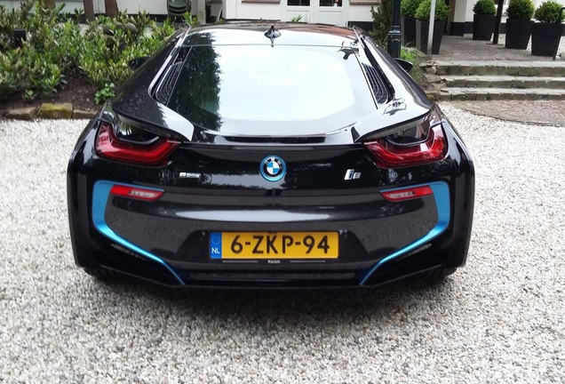 BMW i8