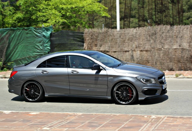 Mercedes-Benz CLA 45 AMG C117