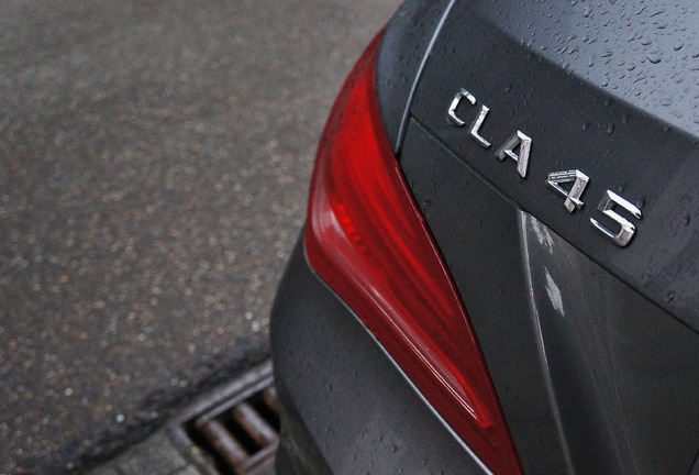 Mercedes-Benz CLA 45 AMG Shooting Brake