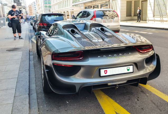 Porsche 918 Spyder Weissach Package