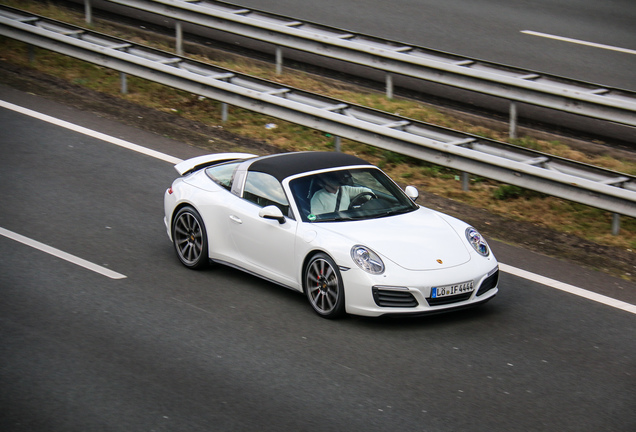 Porsche 991 Carrera 4S Cabriolet MkII