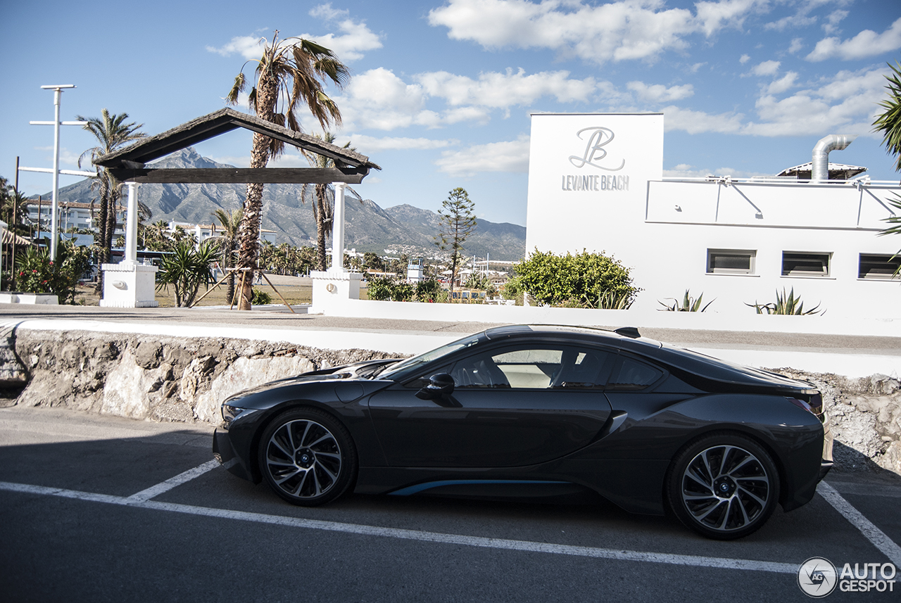 BMW i8