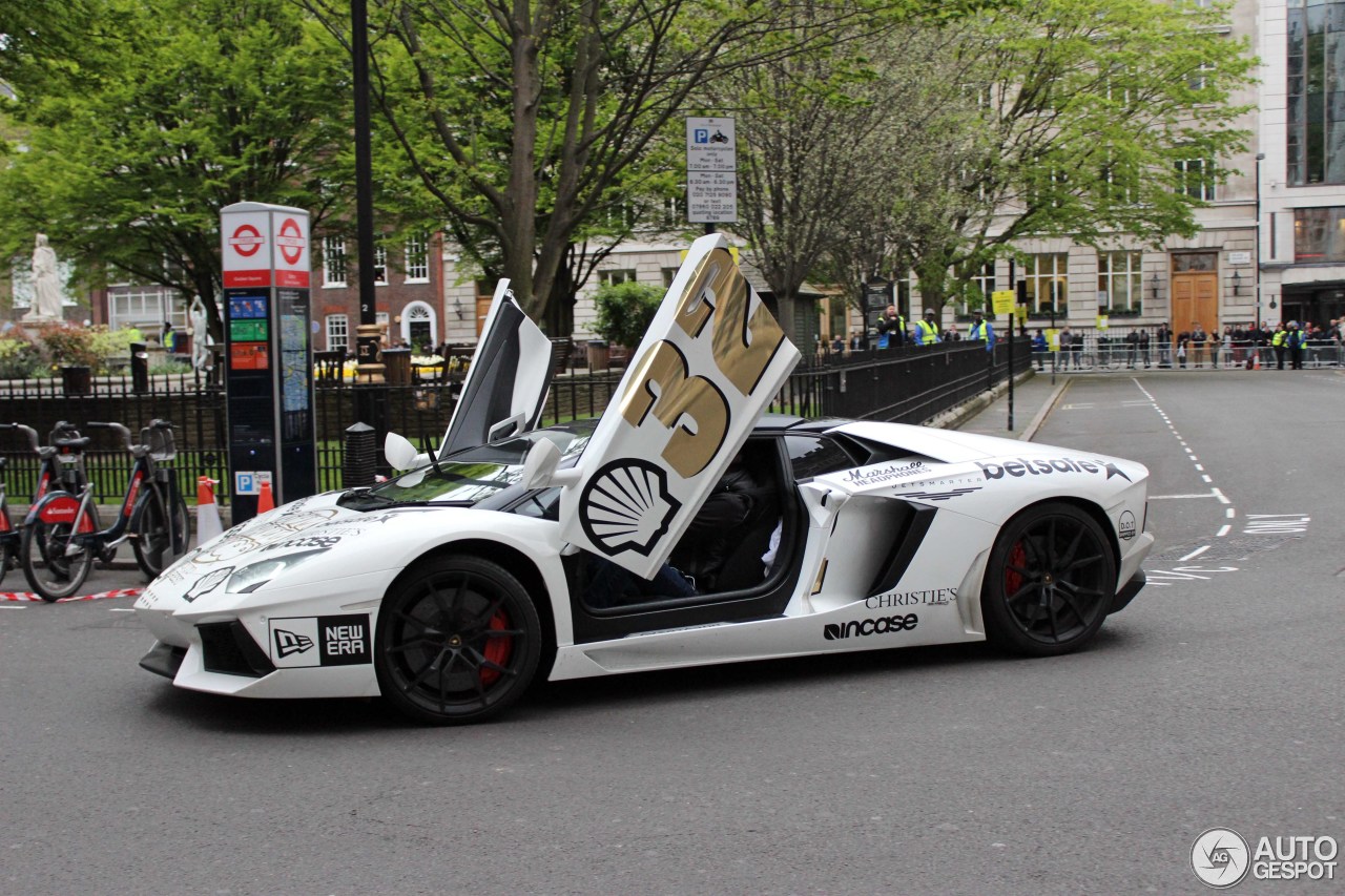 Lamborghini Aventador LP700-4 Roadster