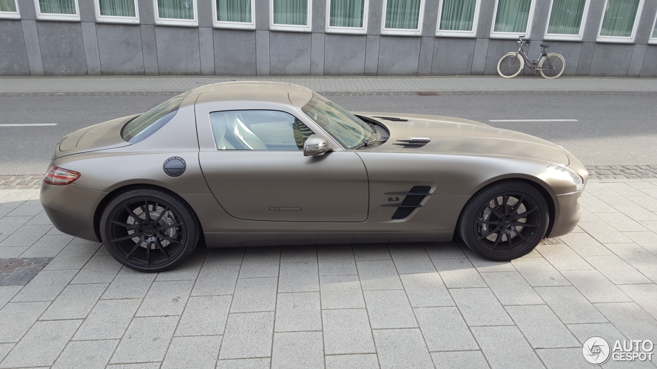 Mercedes-Benz SLS AMG