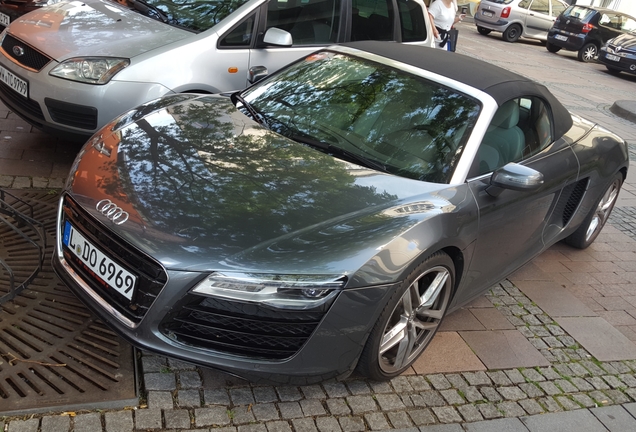 Audi R8 V8 Spyder 2013