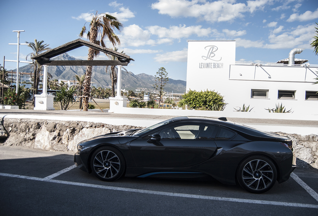 BMW i8