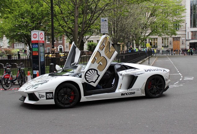 Lamborghini Aventador LP700-4 Roadster