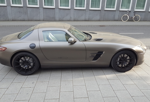 Mercedes-Benz SLS AMG