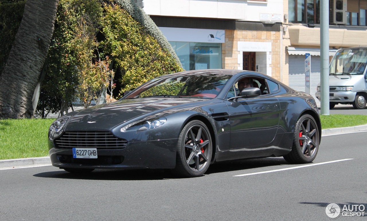 Aston Martin V8 Vantage