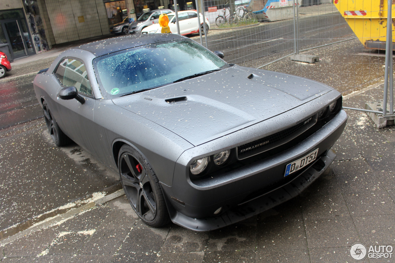 Dodge Challenger SRT-8 392