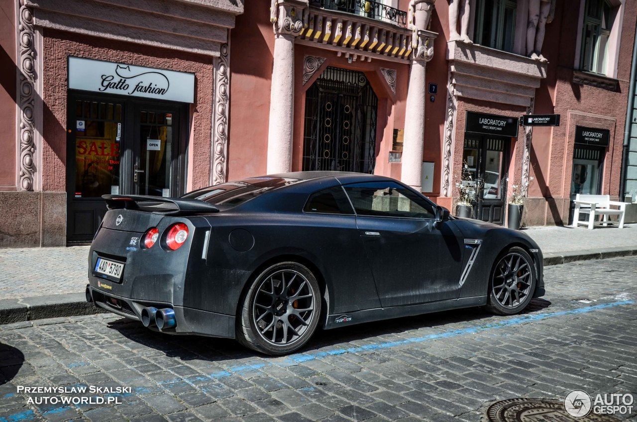 Nissan GT-R