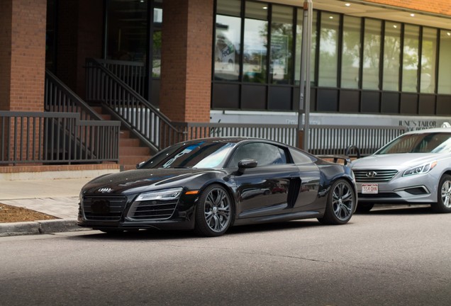 Audi R8 V10 Plus 2013