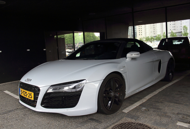 Audi R8 V10 Spyder 2013