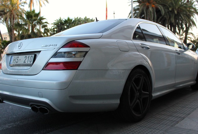 Mercedes-Benz S 65 AMG V221