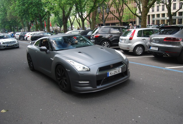 Nissan GT-R 2015