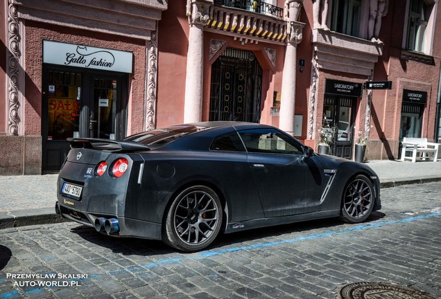 Nissan GT-R