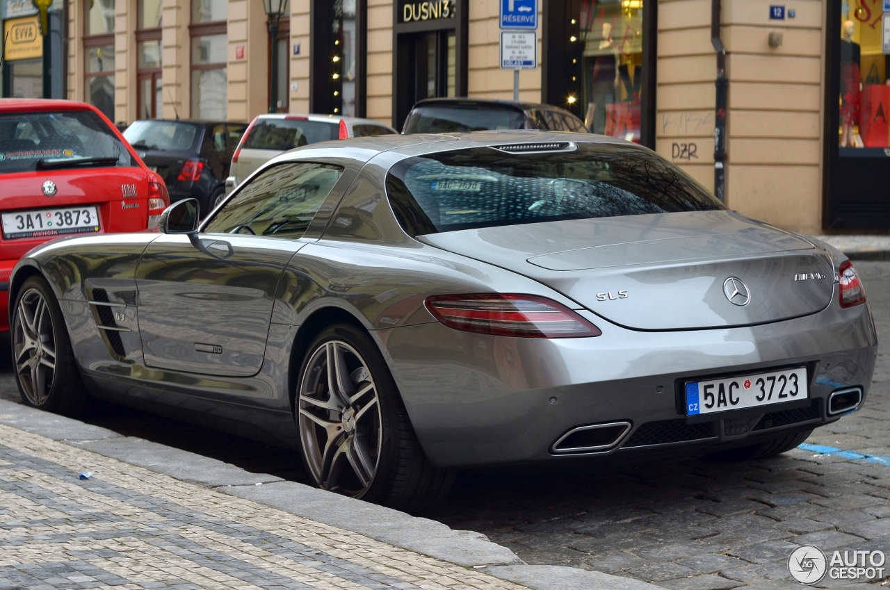 Mercedes-Benz SLS AMG