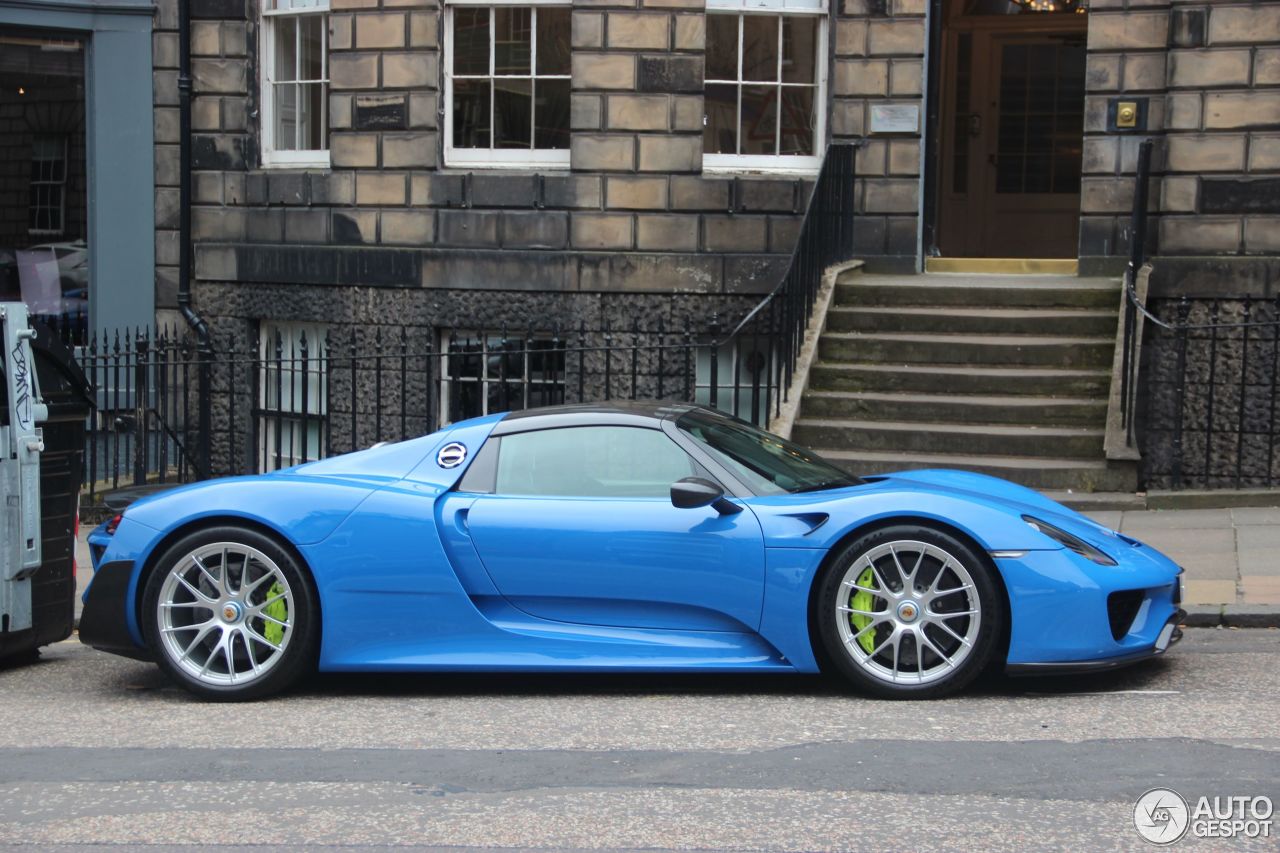 Porsche 918 Spyder Weissach Package