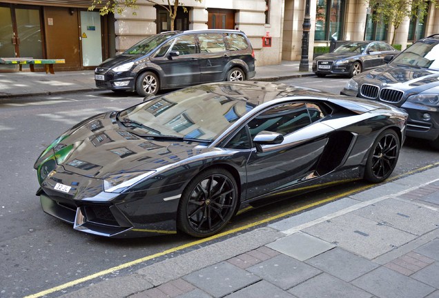 Lamborghini Aventador LP700-4