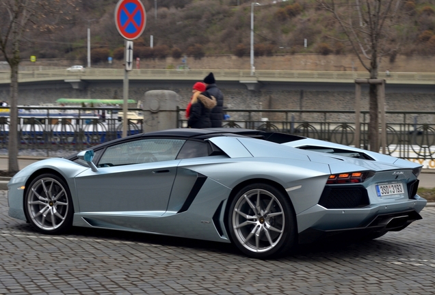 Lamborghini Aventador LP700-4 Roadster