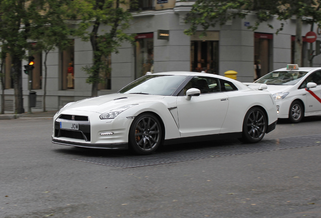 Nissan GT-R 2015