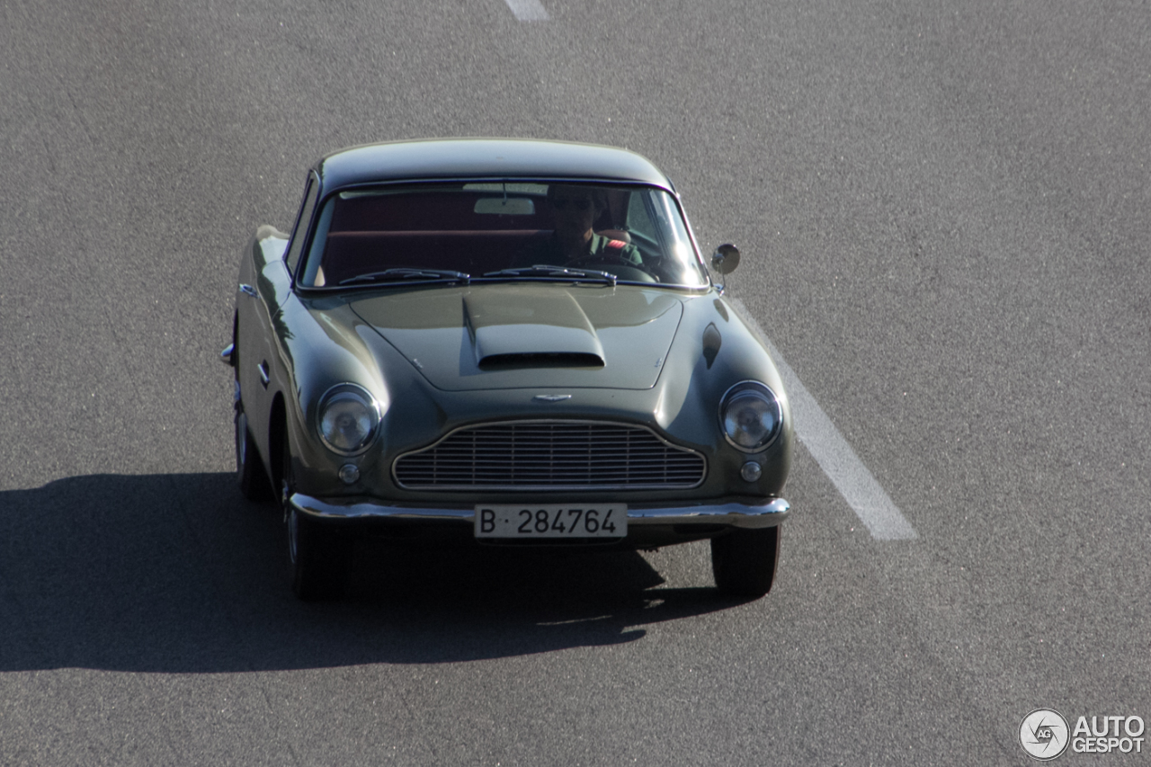 Aston Martin DB4 Series V