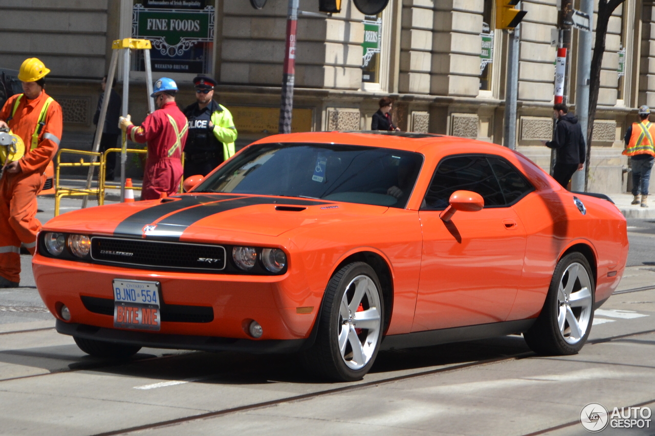 Dodge Challenger SRT-8