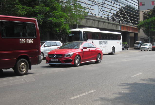 Mercedes-Benz CLA 45 AMG C117