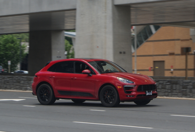 Porsche 95B Macan GTS