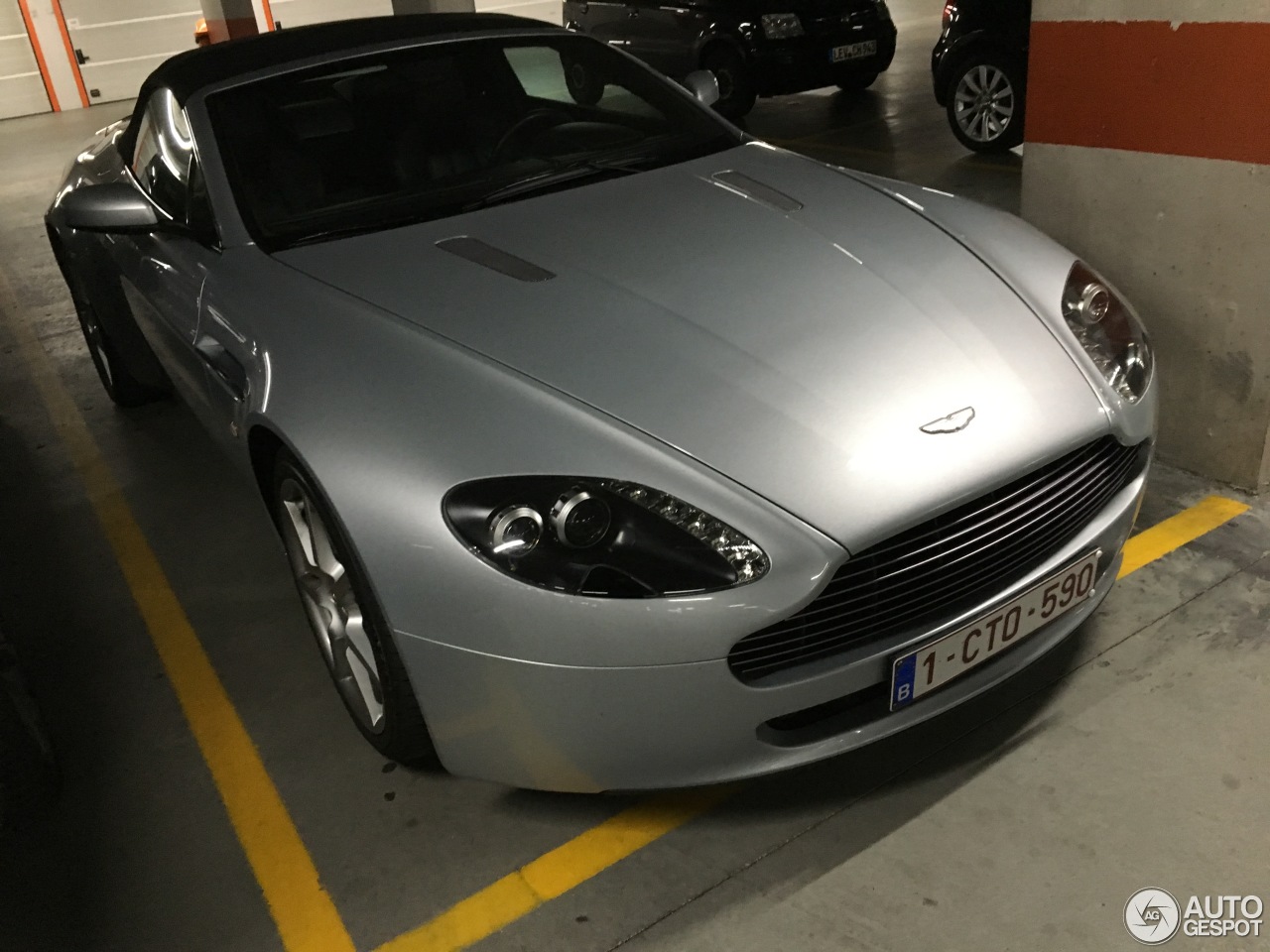 Aston Martin V8 Vantage Roadster