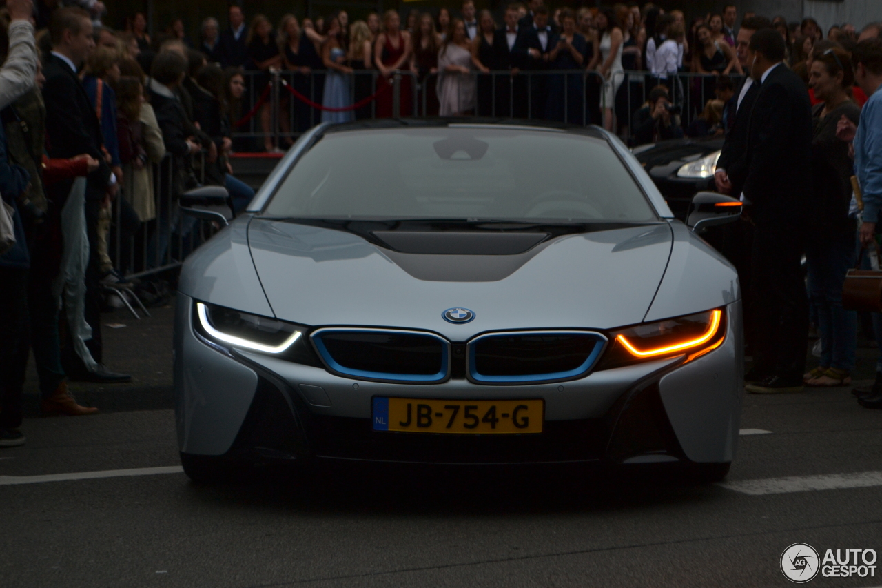 BMW i8