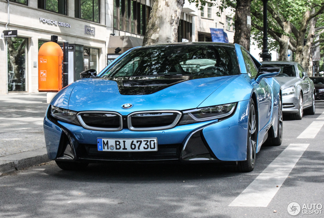 BMW i8