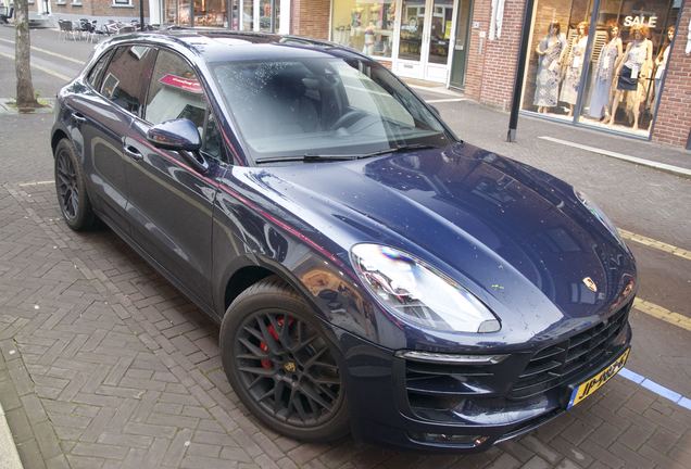 Porsche 95B Macan GTS