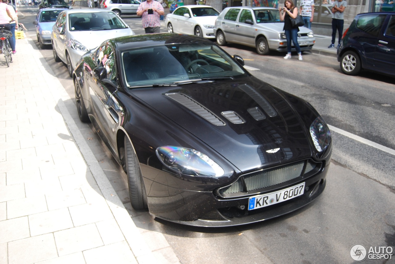 Aston Martin V12 Vantage S