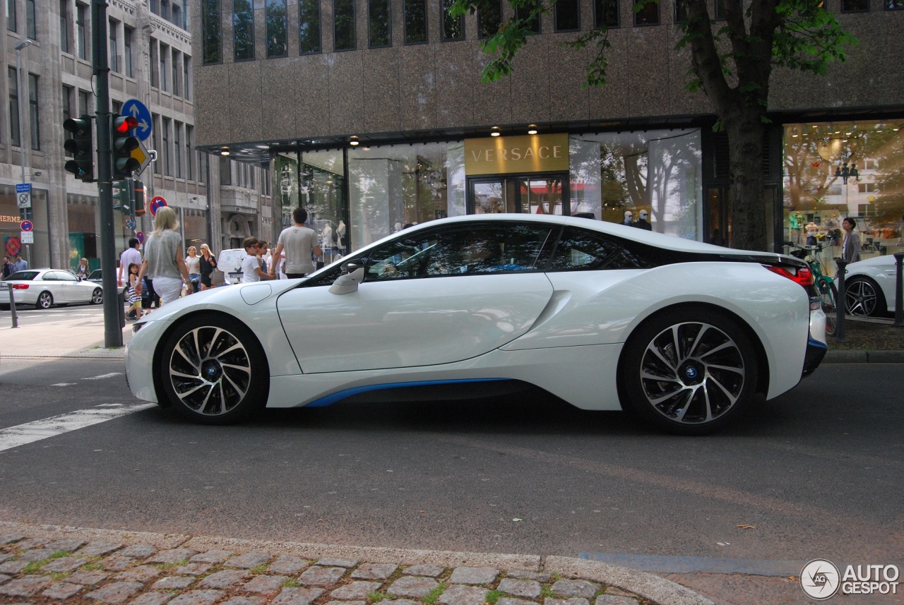 BMW i8