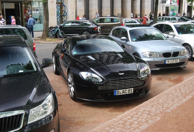 Aston Martin V8 Vantage S