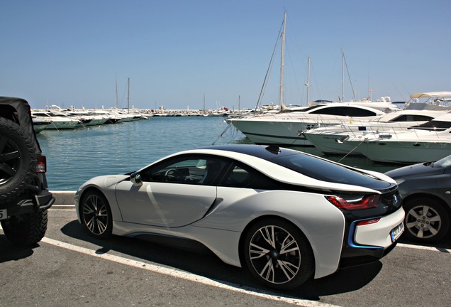 BMW i8