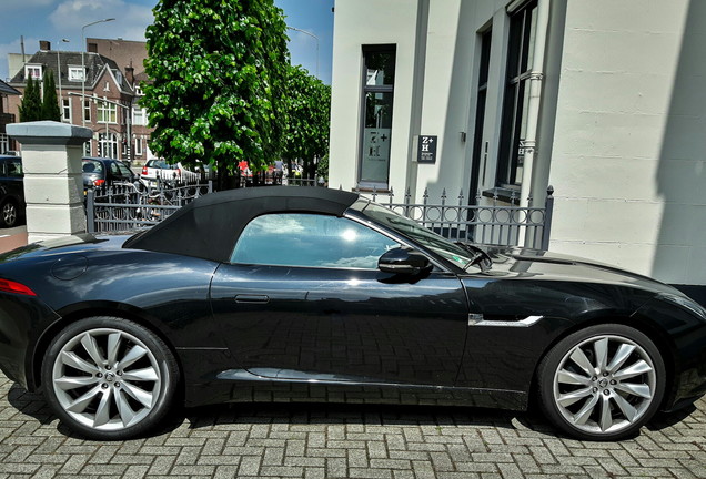 Jaguar F-TYPE S Convertible