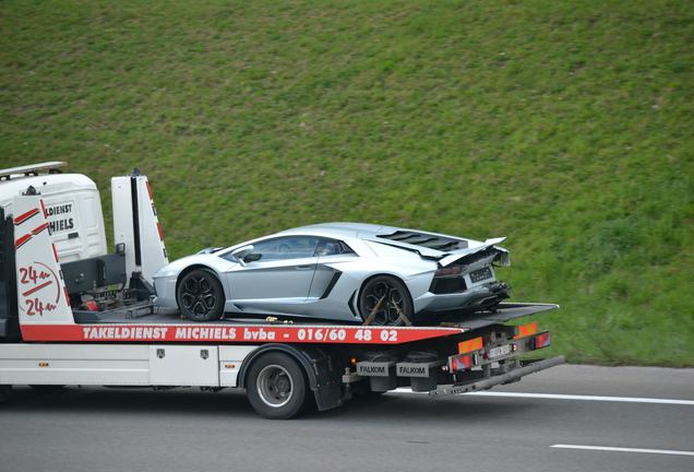 Lamborghini Aventador LP700-4