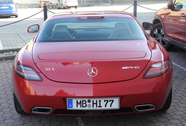 Mercedes-Benz SLS AMG