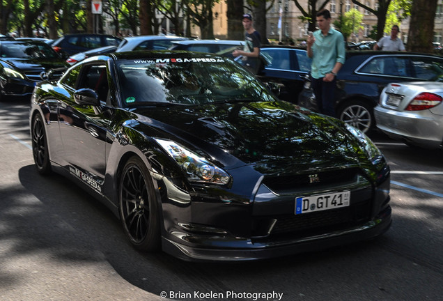 Nissan GT-R